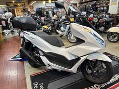 ホンダ　ＰＣＸ　２０２１モデル　ＪＫ０５　４型　パールジャスミンホワイト　リヤＢＯＸ　ウインドシールド　ＵＳＢ　スマホバー　３年保証付