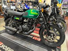 カワサキ　Ｗ１７５　ストリート　スクランブラーｅｘ　インドカワサキ　キャンディエメラルドグリーン　３年保証付