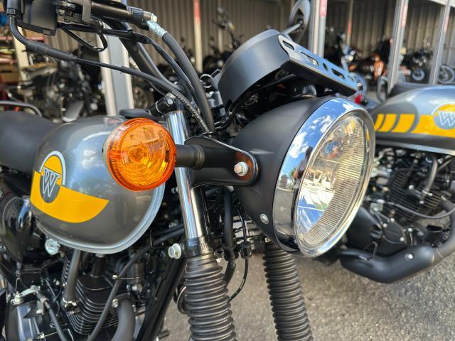 モカ カワサキ W175 ストリート インドカワサキ メタリックムーン
