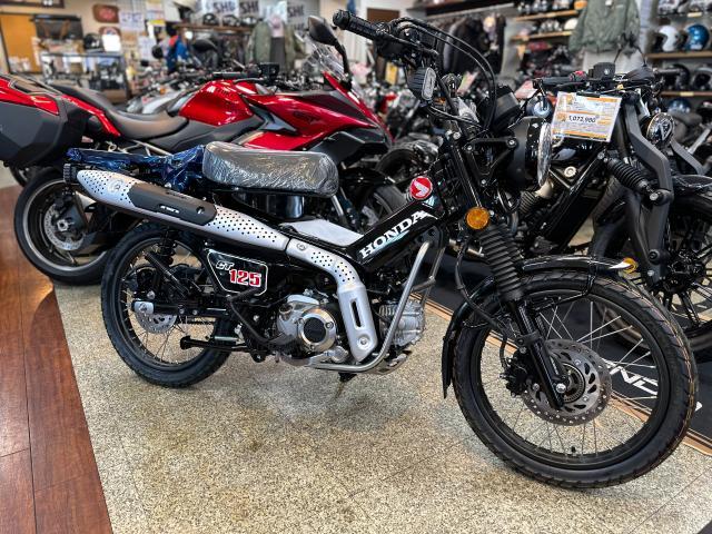ホンダ CT125ハンターカブ アステロイドブラックメタリック