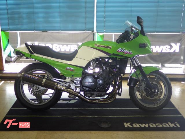 ＧＰＺ９００Ｒ　Ａ１１　ＯＶＥＲ　ＲＡＣＩＮＧマフラー　ＥＴＣ　カスタムシート