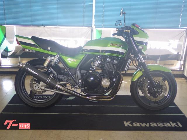 ＺＲＸ４００　キャブ仕様　ＳＴＲＩＫＥＲフルエキマフラー　リヤフェンダーレス