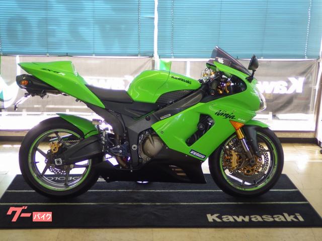 Ｎｉｎｊａ　ＺＸ−６Ｒ　６３６ｃｃ　アクラポヴィッチサイレンサー　可変ポジションバックステップ