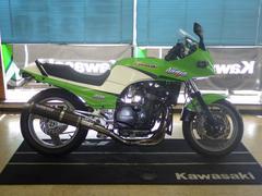 カワサキ　ＧＰＺ９００Ｒ　Ａ１１　ＯＶＥＲ　ＲＡＣＩＮＧマフラー　ＥＴＣ　カスタムシート