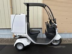 ホンダ　ジャイロキャノピー　２０１９年式　スマホバー　グリップヒーター　インナーバスケット　ボックス付き