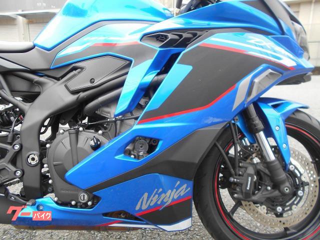カワサキ Ninja ZX－4R SE マルチバー／USB電源付