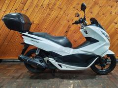 ホンダ　ＰＣＸ　ＬＥＤヘッドライトモデル　ワンキーリアボックス装備