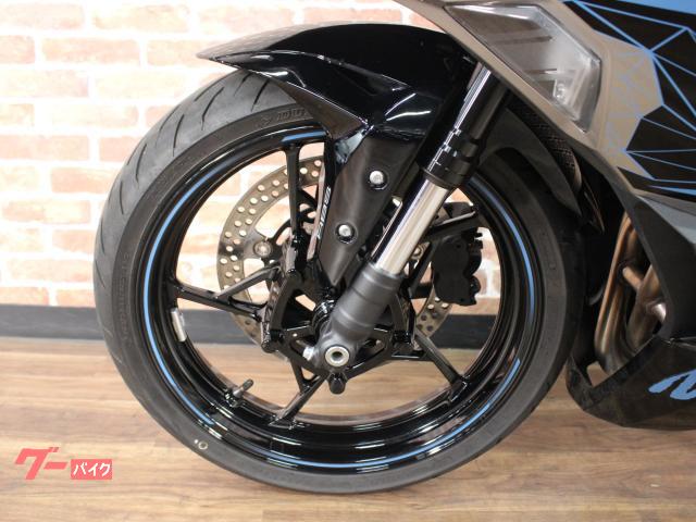 カワサキ Ninja ZX－25R SE ABS リア