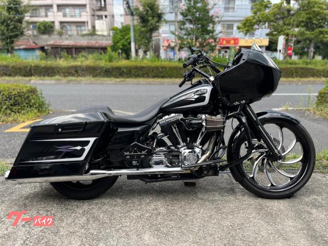 ＦＬＴＲ　ロードグライド　バガーカスタム　前後ビレットホイール　ＰＭ製パーツ多数　ポールヤフィー製スリップオン　ＦＩチューニング