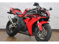 ホンダ　ＣＢＲ１０００ＲＲ　２００６年モデル　モリワキ２本出しマフラー　スライダー　バックステップ　フェンダーレス　ＥＴＣ　ＨＩＤ等