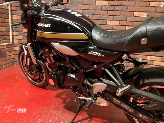カワサキ Z900RS 黒玉虫カラー タンクエンブレム改｜ビー