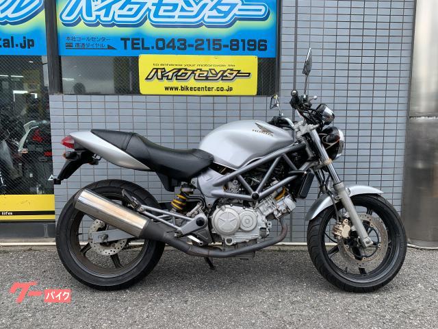 ＶＴＲ２５０　２００５年モデル　ＭＣ３３型　キャブレター　タコメーター　４ストローク水冷Ｖ型二気筒エンジン　ノーマル車