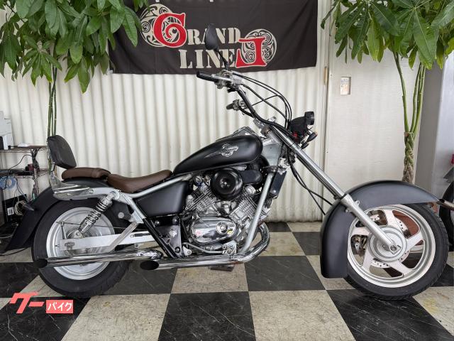 V−TWIN MAGNA スラッシュマフラー フロント10センチ延長 ロングフェンダー アップハンドル マットブラック