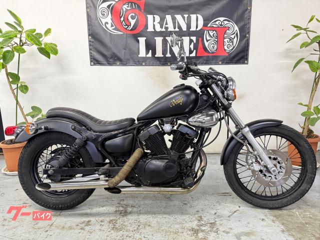 ＸＶ２５０ビラーゴ　スラッシュマフラー　コブラシート　バーハンドル　１９９２年式　マットブラックカスタム