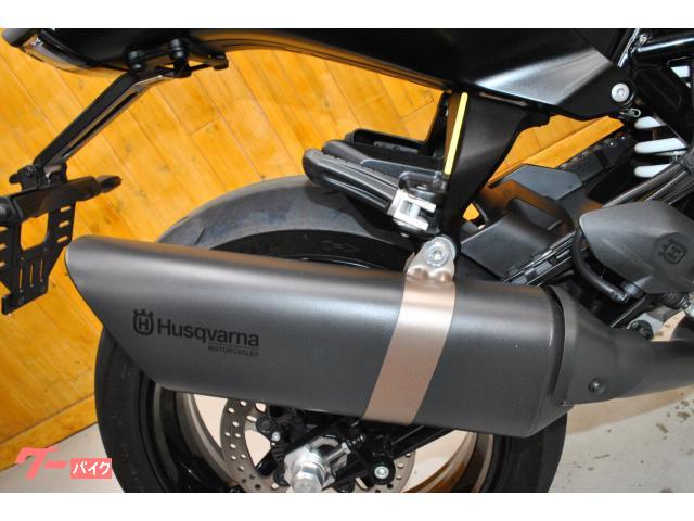 ハスクバーナ　ヴィットピレン　純正リアフェンダー　ナンバーフレーム HUSQVARNA ヴィットピレン701・純正スペアキー一式