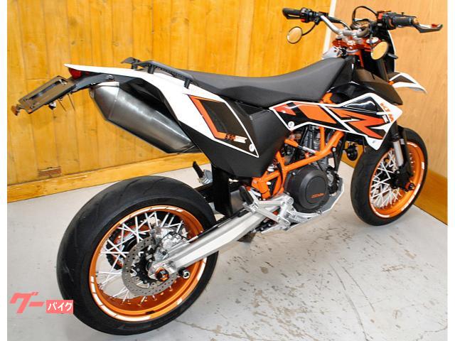 ＫＴＭ ６９０ＳＭＣ Ｒ・パワーパーツ多数・前後タイヤ新品交換・純正