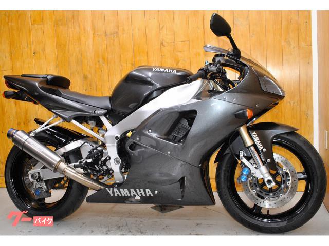 ＹＺＦ−Ｒ１・カスタムペイント・オーリンズ・ブレンボ・ステップ／スクリーン他各部カスタム・各部点検整備２年車検保証付