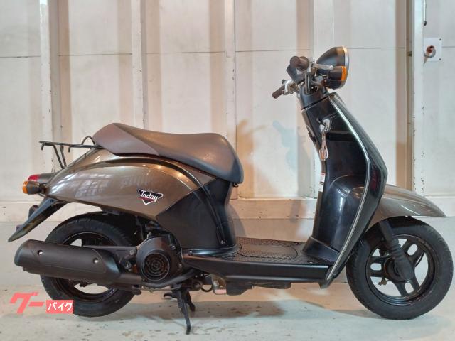 トゥデイ　ＡＦ６１　キャブレターモデル　オイル・プラグ・バッテリー・ベルト新品