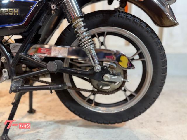 スズキ GN125H バッテリー 点火プラグ エンジンオイル新品 縦型