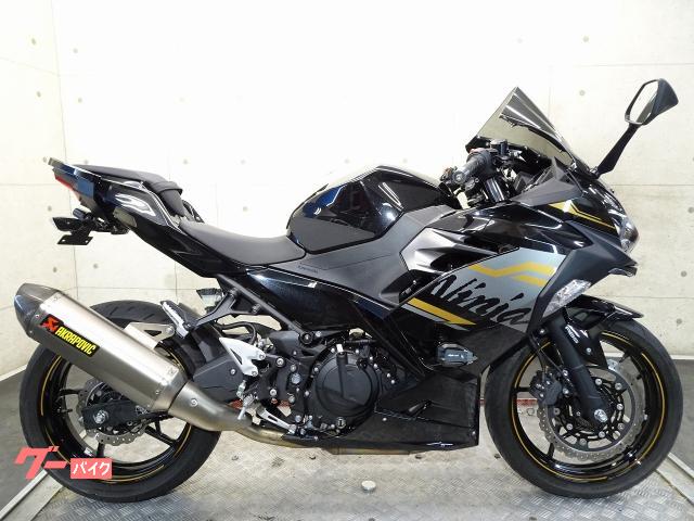 Ｎｉｎｊａ　４００　ＥＸ４００Ｇ　２０２０年モデル　アクラポビッチ製マフラー　エンジンスライダー　スクリーン　７０２４０