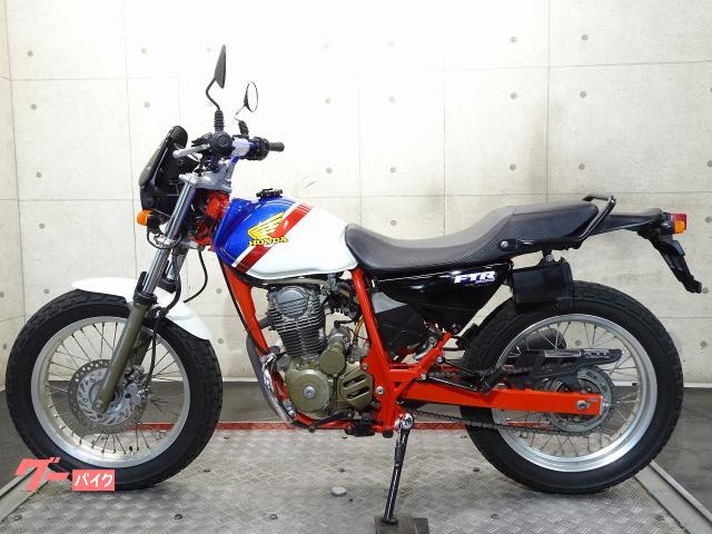 ホンダ FTR223 MC34 2002年モデル サイドカバー