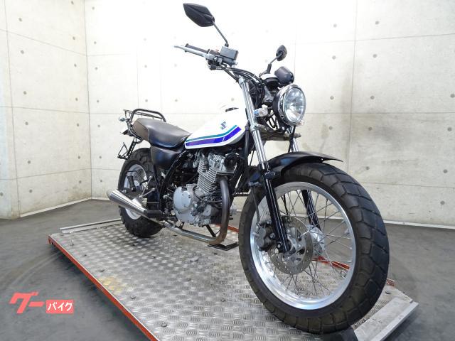 バンバン200 極太タイヤや幅広のハンドルを装備したストリートバイク「バンバン200
