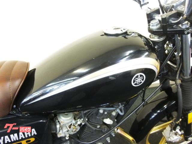ヤマハ YB125SP カスタムマフラー タックロールカスタムシート