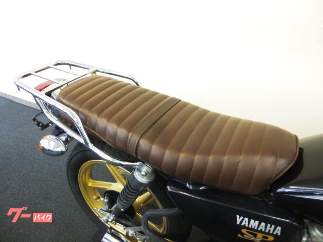 ヤマハ YB125SP カスタムマフラー タックロールカスタムシート