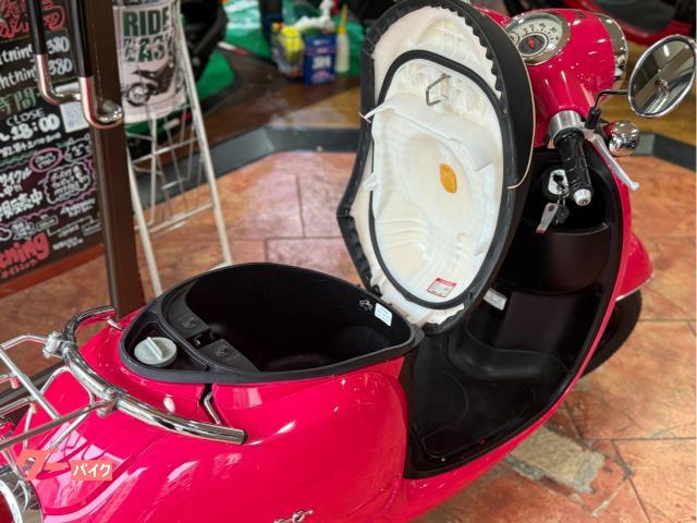 バッテリー、オイル新品、前タイヤ新品　ホンダ　ジョルノクレア　サイドスタンド付　かわいい一台です。 ホンダ ジョルノ キャリア・サイドスタンド付き タイヤ前後