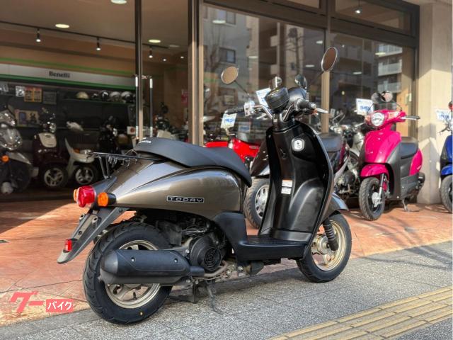 【最終値下げ】ホンダ　トゥデイ500ccスクーター　タイヤ前後新品　バッテリー新品　低走行　ヘルメット付き ホンダ トゥデイ・F 前後タイヤ、バッテリー、ドライブベルト、シート