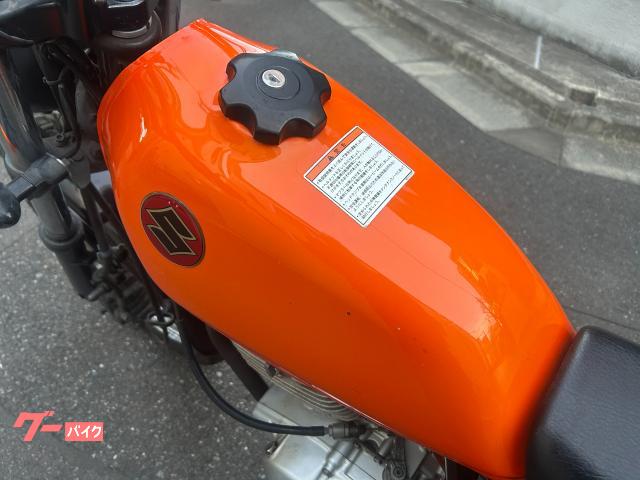 スズキ グラストラッカー NJ47A型キャブレター仕様、タイヤ前後