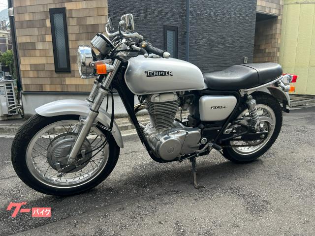 スズキ テンプター ST400 ロングストローク単気筒エンジン搭載