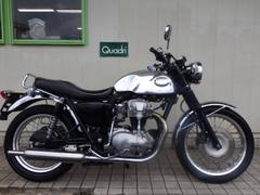 カワサキ　Ｗ６５０　アルミタンク　ワイバーンマフラー　ＵＳＢ電源ポート