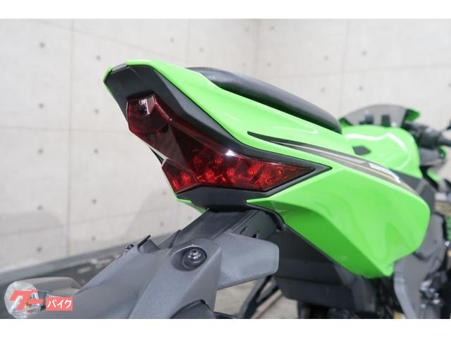 カワサキ Ninja ZX－25R SE 逆車 シガー＆USB