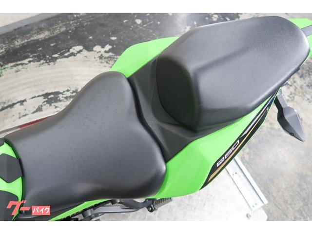 カワサキ Ninja ZX－25R SE 逆車 シガー＆USB