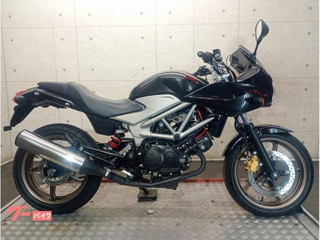 ＶＴＲ２５０Ｆ　２０１５年モデル　ＭＣ３３　Ｖツインエンジン　ハーフカウル　６９５５２