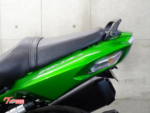 カワサキ Ninja ZX－14R 東南アジア仕様 グリップ