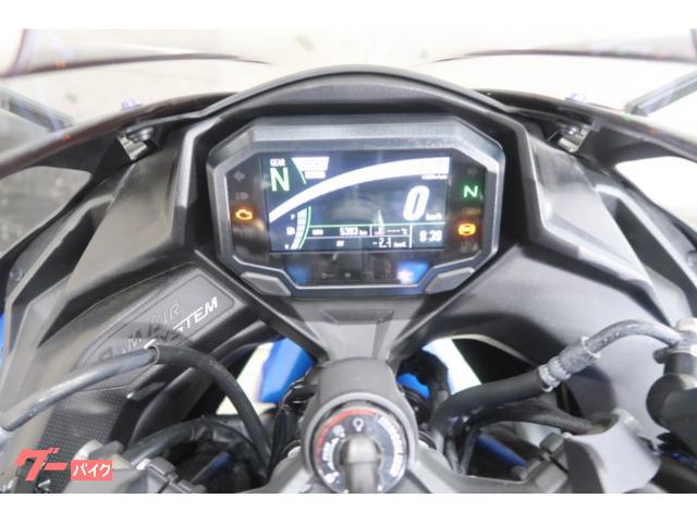 カワサキ Ninja ZX－4R SE ZX400P Puig