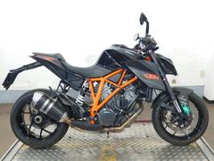 ＫＴＭ　１２９０スーパーデュークＲ　アクラポビッチリアインナーフェンダー　フロントフェンダー　６６２３８