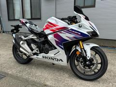 ホンダ　ＣＢＲ２５０ＲＲ　２０２５年モデル　パールグレアホワイト　トラクションコントロール