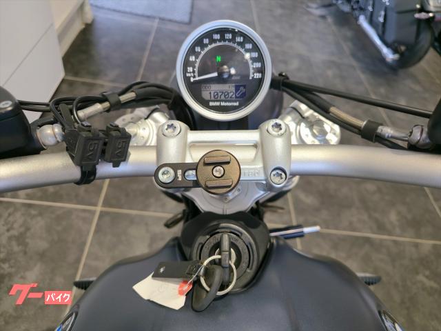 BMW RnineTスクランブラー 新品タイヤ メッツラー製カルー4