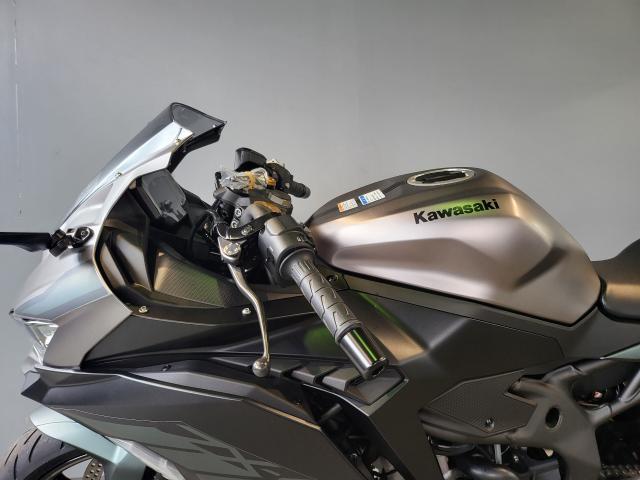 カワサキ Ninja ZX－4R SE｜アルファビッグバイク