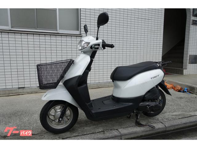 現行モデル タクトベーシック AF79フォースシルバーメタリック 80km/l