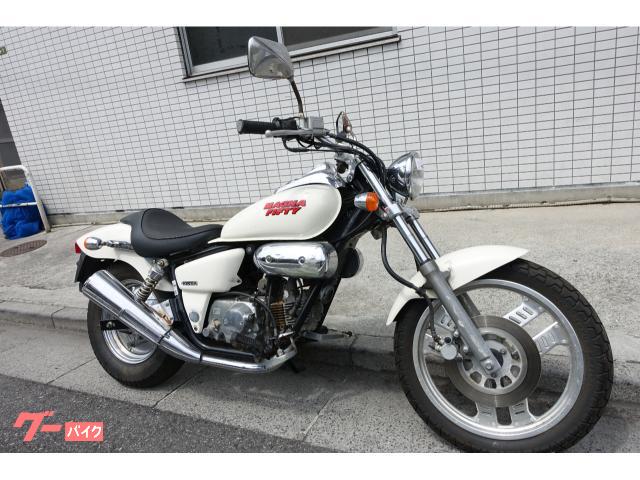 ＭＡＧＮＡ　ＦＩＦＴＹ　ＡＣ１３後期　ホワイト　ノーマル　アメリカンクルーザー　キャブ車