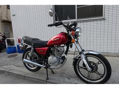 スズキ　ＧＮ１２５Ｈ　ノーマル　４スト　シングルエンジン　レトロタイプキャブレター車　赤