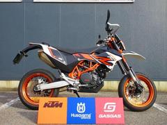 ＫＴＭ　６９０ＳＭＣ　Ｒ　単気筒６９０ｃｃエンジン　６９０モタード　パワーパーツ標準装備