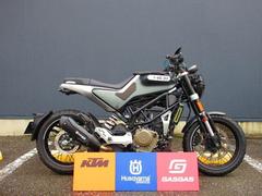 ＨＵＳＱＶＡＲＮＡ　スヴァルトピレン４０１　２０２０年モデル　ヘッドライトプロテクト　バーエンドミラー　ＵＳＢ装着済み