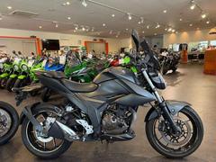 スズキ　ＧＩＸＸＥＲ　２５０　ジクサー２５０　逆車　ＥＴＣ　メーターバイザー　ＵＳＢ等装着済み　ミラー改