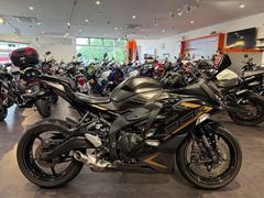 カワサキ　Ｎｉｎｊａ　ＺＸ−２５Ｒ　ＺＸ−２５Ｒ　クイックシフター　トラクションコントロール搭載　スライダー装着済み