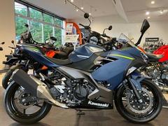 カワサキ　Ｎｉｎｊａ　４００　ＮＩＮＪＡ４００　２０２２年モデル　メタリックマットトワイライトブルー